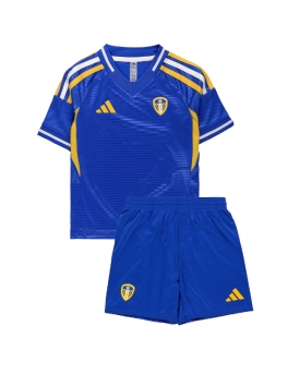 Billige Fotballdrakt Leeds United Replika Bortedraktsett Barn 2025-26 Kortermet (med bukser)